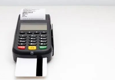 pos機(jī)和信用卡是一個(gè)人的名下